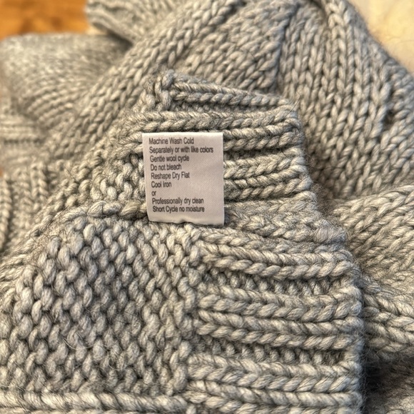 Elsamanda Cable Knit Turtleneck Sweater L - Picture 7 of 9